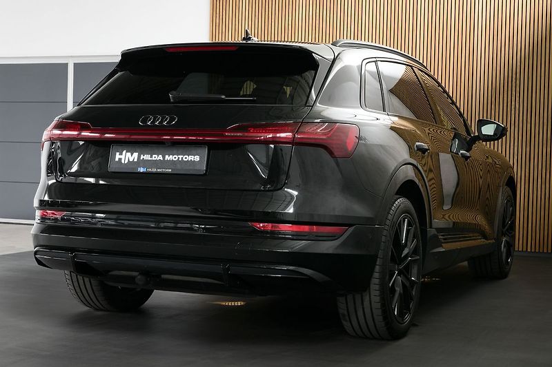 Audi e-tron 55 300kW S-line BlackEdi NV TZ - fotka 5 z 44