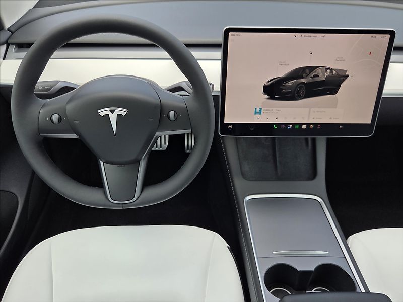 Tesla Model 3 Performance 393kW ČR 1.maj  Pe - fotka 13 z 19