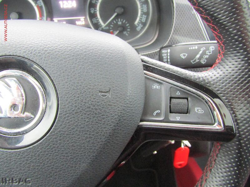 Škoda Fabia (2016) 1.2 TSi, ČR, AC, výhřev sed - fotka 14 z 21