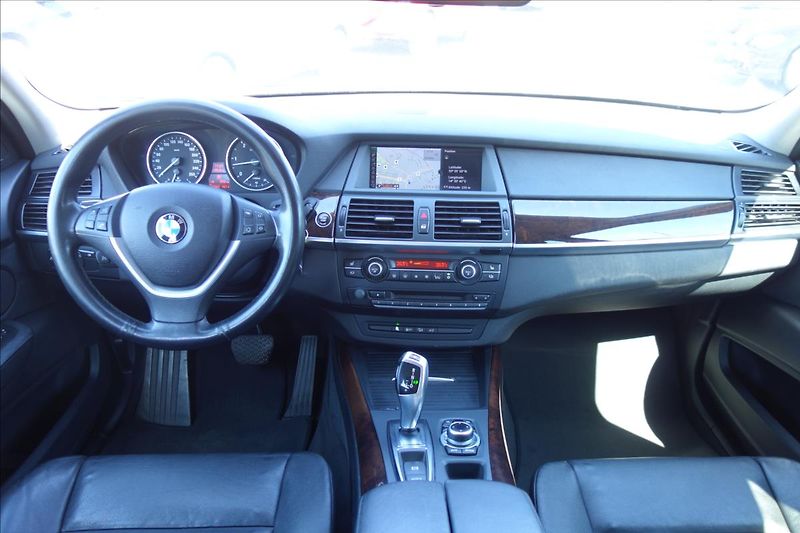 BMW X5 40d 225KW,xDRIVE,NAVIGACE. - fotka 17 z 37