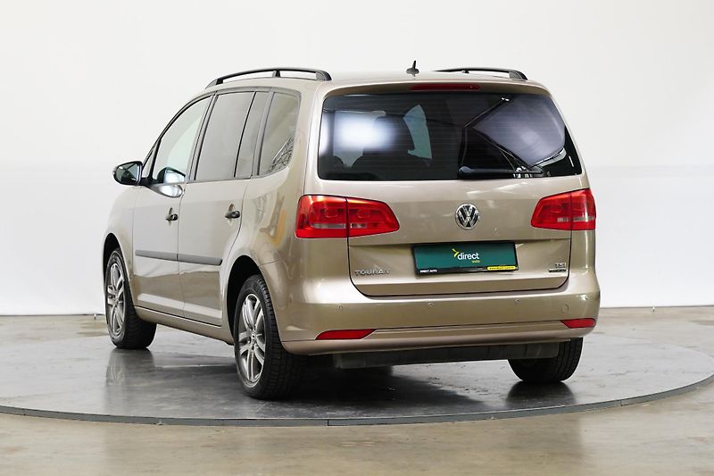 Volkswagen Touran - fotka 7 z 21