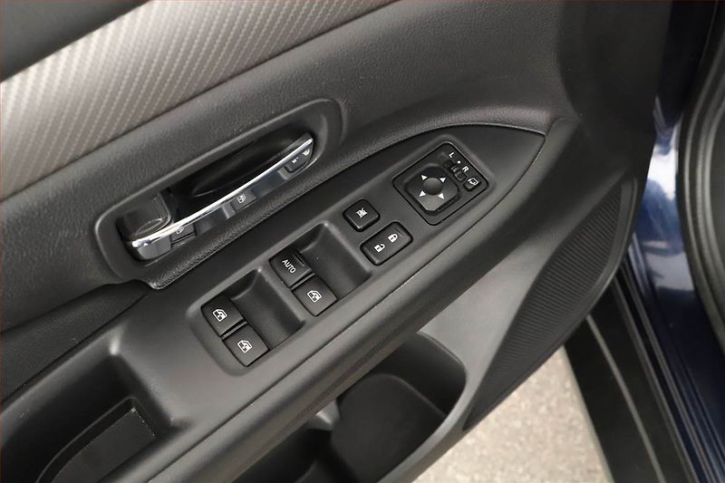 Mitsubishi Outlander (2019) 2.2 DI-D, 4X4, Automat - fotka 16 z 16