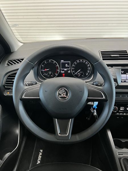 Škoda Fabia 1.2TSI 66kW First Edition TZ  - fotka 8 z 21