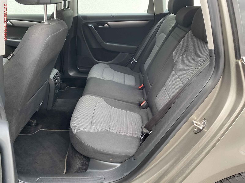 Volkswagen Passat (2013) 1.4 TSi, Comfortline, DSG - fotka 10 z 17