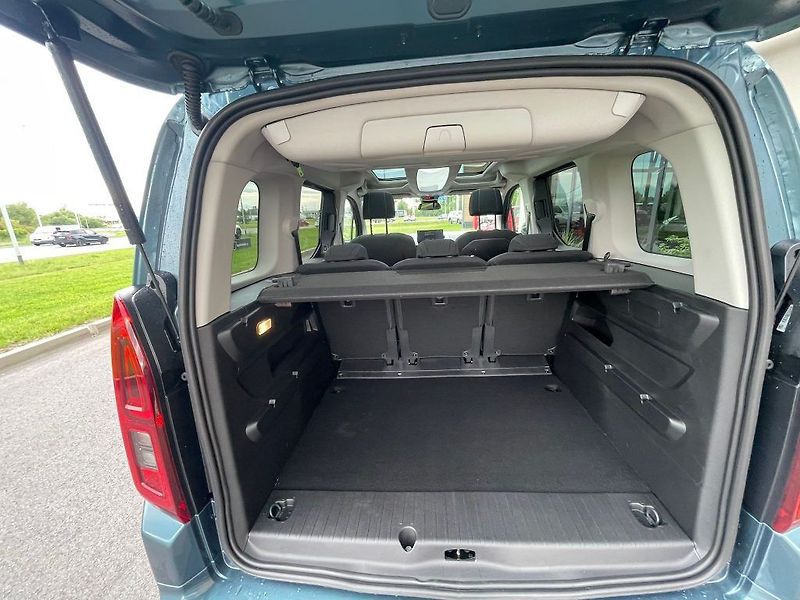 Toyota ProAce City Verso 1.5D Automat Short VIP - fotka 15 z 31