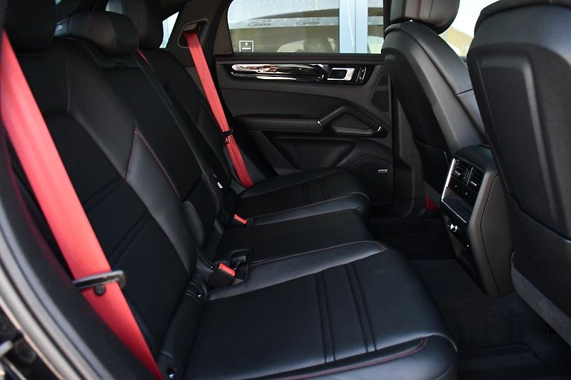 Porsche Cayenne 3.0E-REZERVACE - fotka 20 z 50