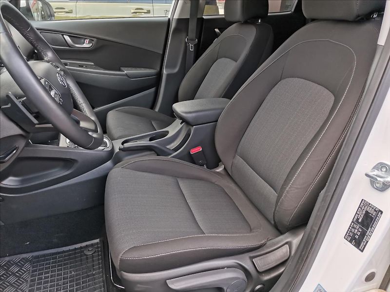 Hyundai Kona 1,6 T-GDI 145kW Smart AT - fotka 7 z 19