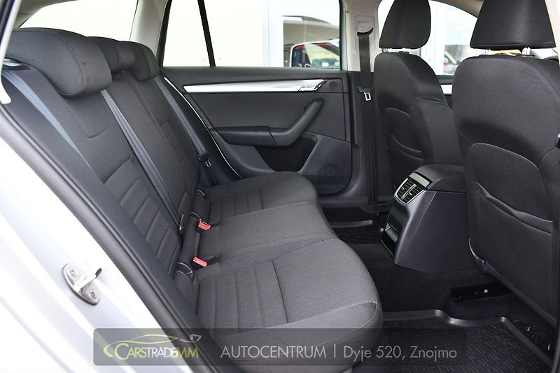 Škoda Octavia 2,0TDi - fotka 18 z 47
