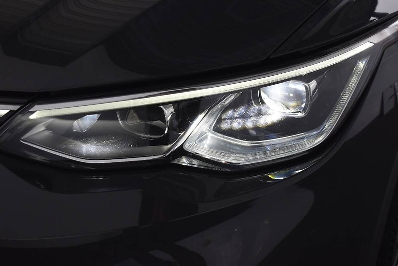 Volkswagen Golf Variant (2023) 1.5TSI 96kW, LED, STYLE - fotka 20 z 22