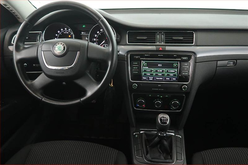 Škoda Superb (2013) Comfort 2.0 TDI, Tempomat - fotka 7 z 14