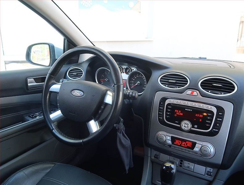 Ford Focus (2008) 2.0 16V, Automat, Serv.kniha - fotka 7 z 17