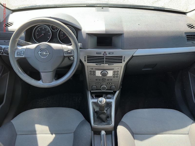 Opel Astra (2006) 1.7CDTI, AC, temp - fotka 8 z 17