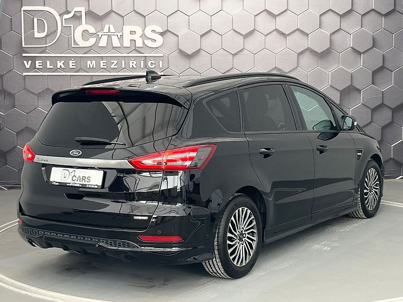 Ford S-MAX 2.5 HEV ST-Line 7 míst - fotka 4 z 65