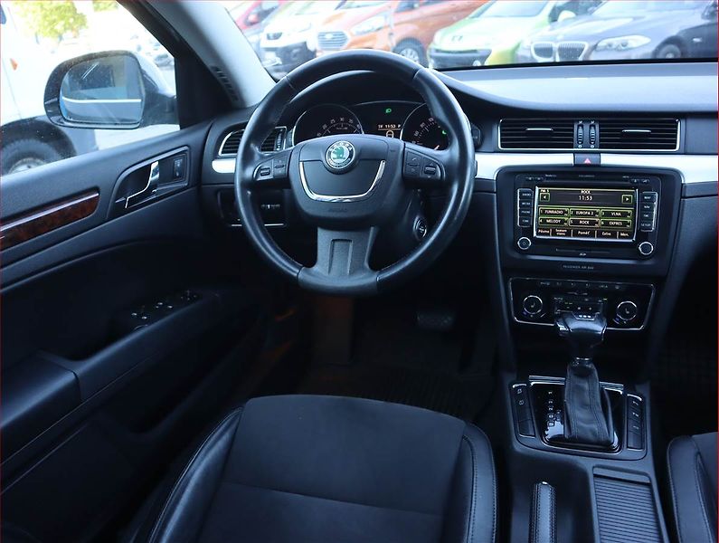 Škoda Superb (2011) Elegance 2.0 TDI, 4X4 - fotka 7 z 22