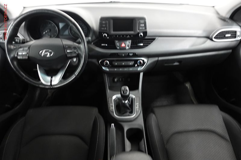 Hyundai i30 (2019) 1.6CRDi Fastback, ČR - fotka 8 z 22