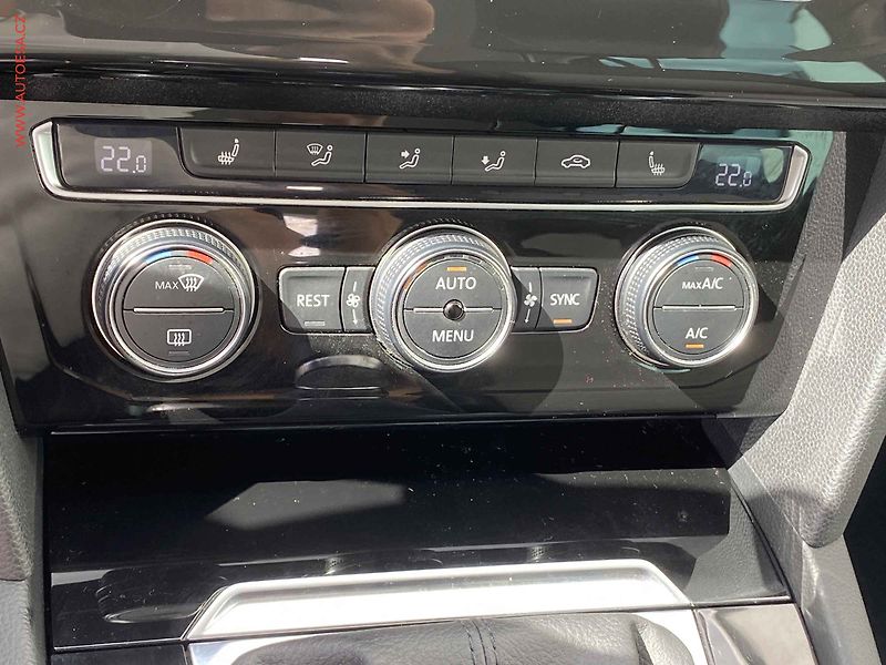 Volkswagen Passat (2017) 2.0TDi, 2.maj,ČR, LED, navi - fotka 15 z 18