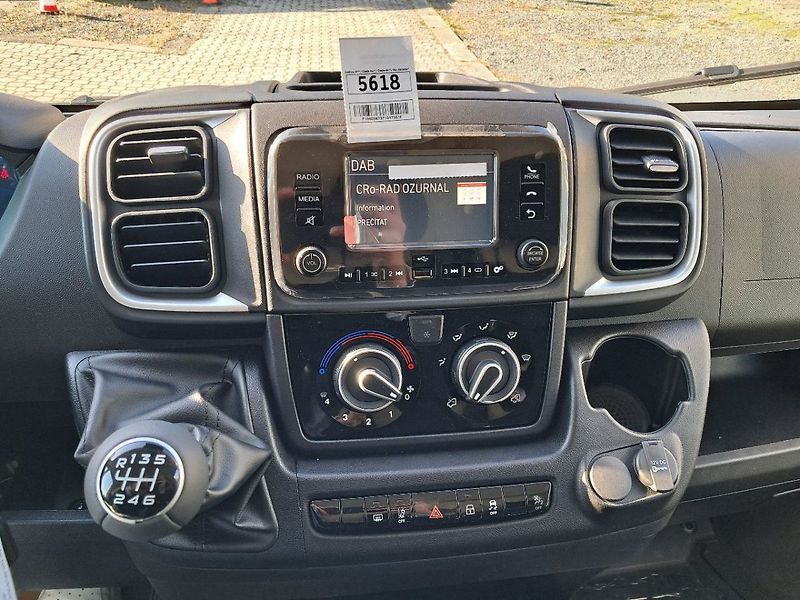 Peugeot Boxer Furgon 3000 L2H2 BlueHDi 120k - fotka 19 z 22