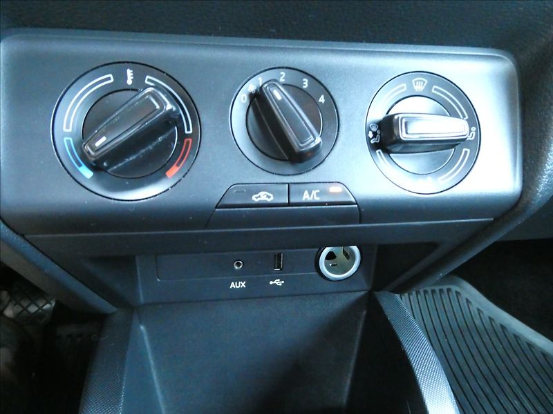 Škoda Fabia 1,0 TSI 81kW Ambition,2 x kola - fotka 28 z 38