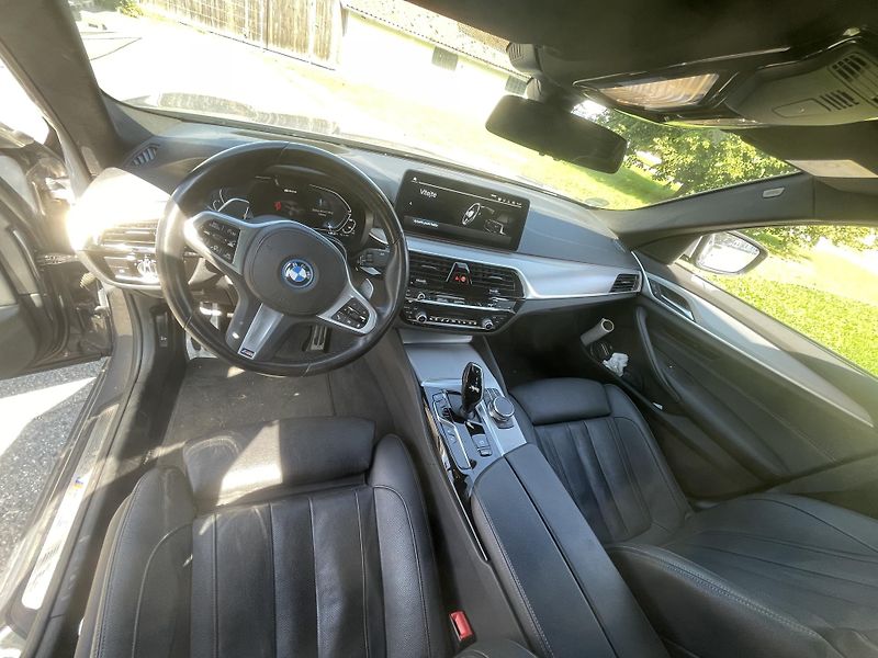BMW Řada 5 (2023) 530E hybrid - fotka 11 z 13