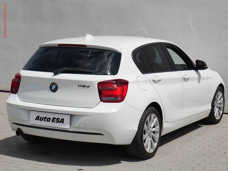 BMW Řada 1 (2012) 2.0D 116d, ČR, Bixen, park - fotka 4 z 22
