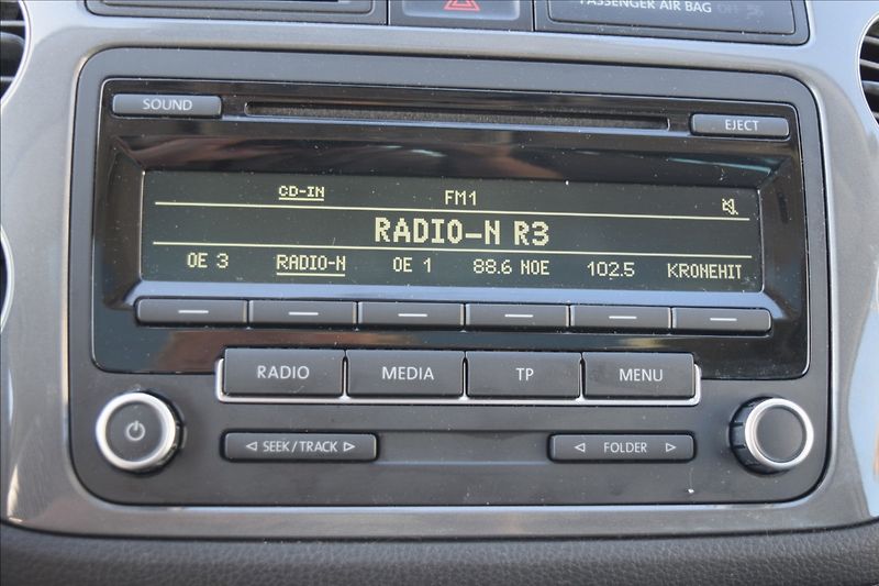 Volkswagen Tiguan 1,4 i 90kw BI-XENON PANORAMA - fotka 34 z 44