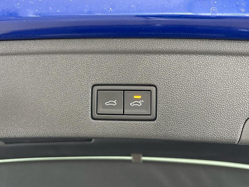 Volkswagen Touareg R-Line - fotka 30 z 31