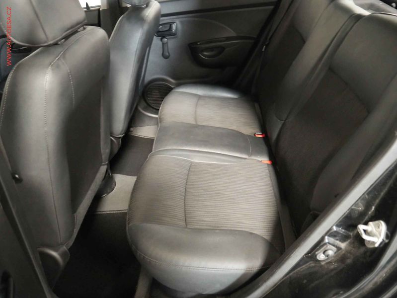 Kia Picanto (2008) 1.0i, AC - fotka 10 z 15