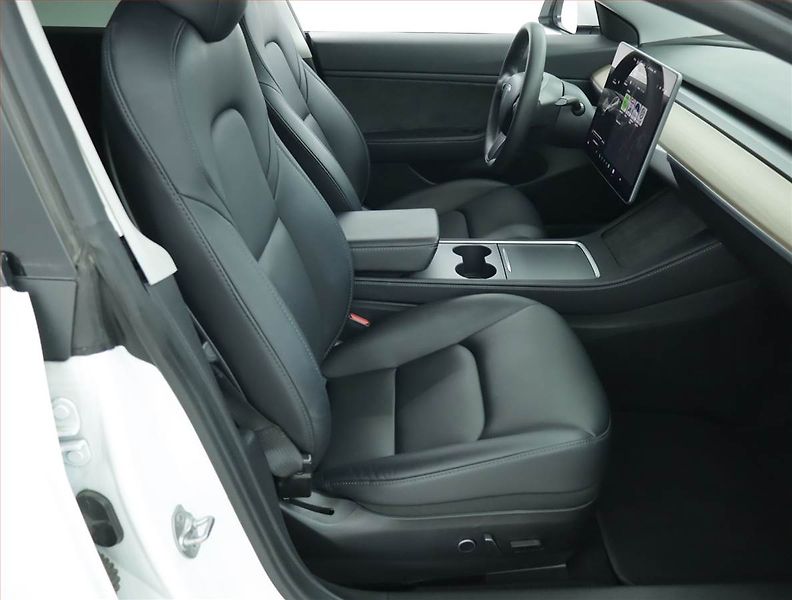 Tesla Model 3 (2021) Long Range 4WD 79kWh, SoH 85% - fotka 9 z 23