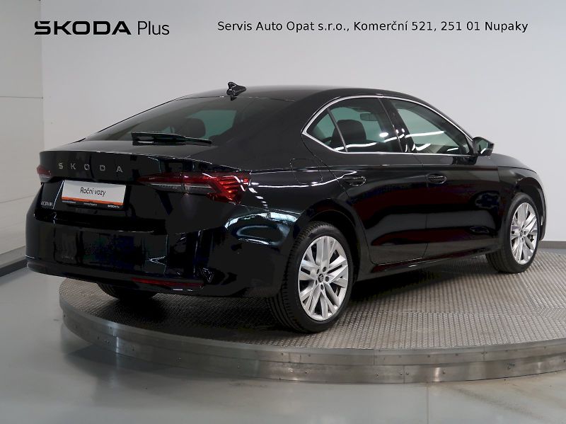 Škoda Octavia (2025) EXCLUSIVE 2.0TDI 110KW DSG MAT - fotka 2 z 41