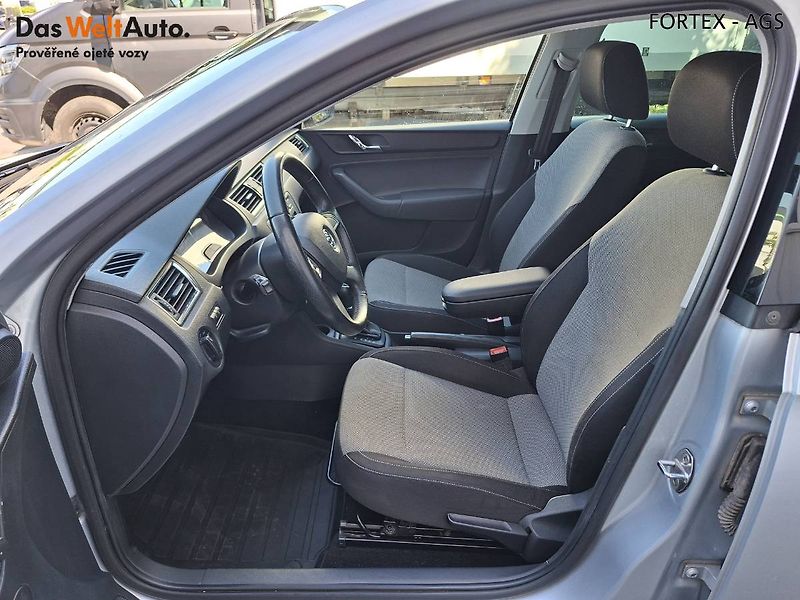 Škoda Rapid (2013) 1.4 TSI,DSG,90kW,Elegance - fotka 11 z 25