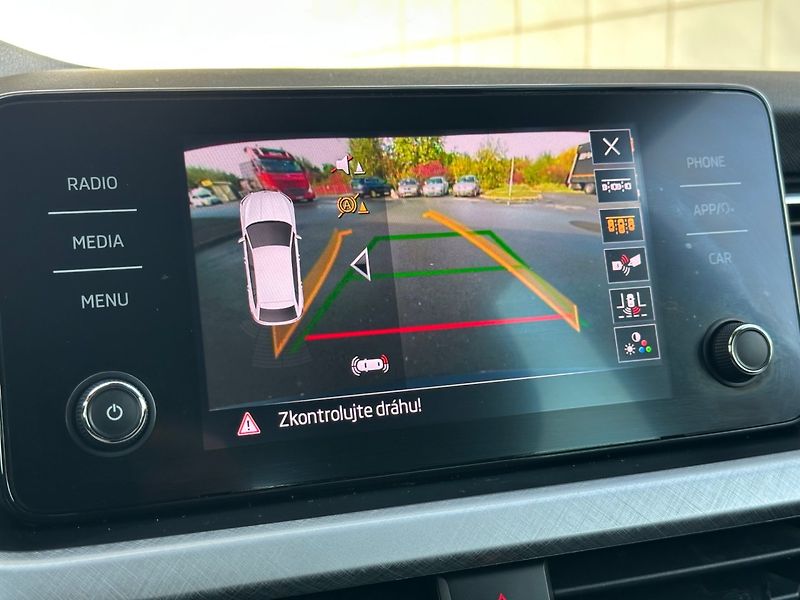 Škoda Scala (2023) 1.0TSi FULL-LED,ACC,APP,KAMERA - fotka 12 z 19