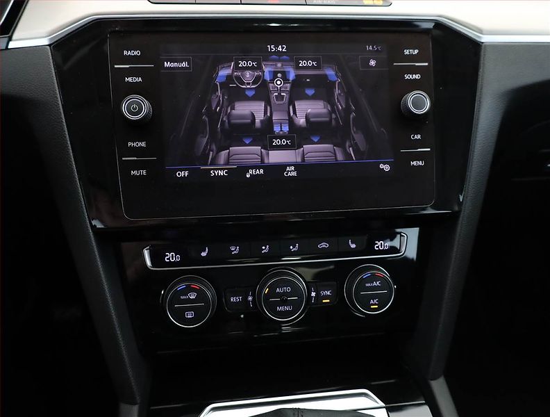 Volkswagen Passat (2018) Highline 2.0 TDI, Kůže - fotka 10 z 16
