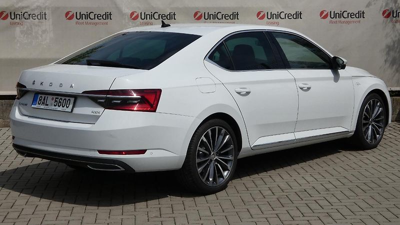 Škoda Superb 2,0 TDI 4x4 140kW L&K - fotka 3 z 30