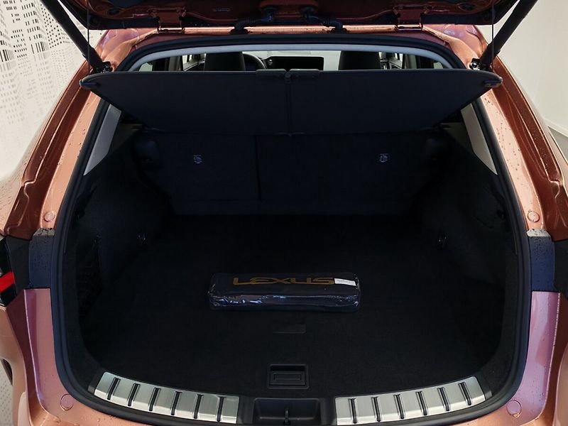Lexus NX 450h plus 450h+ PRESTIGE Plug-in Hybrid - fotka 11 z 41
