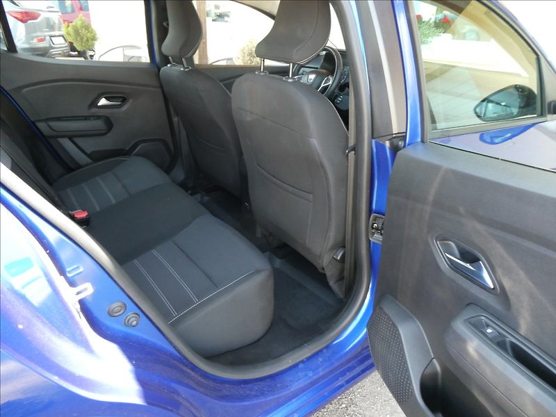 Dacia Sandero 1,0 TCe 67kW Comfort, navigace - fotka 21 z 38