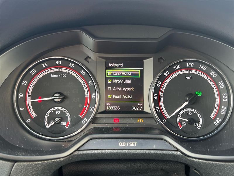 Škoda Octavia 2,0 TDi 135kW  III. FL RS - fotka 16 z 31