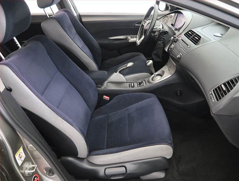 Honda Civic (2006) 2.2 i-CTDi, nová STK - fotka 9 z 22