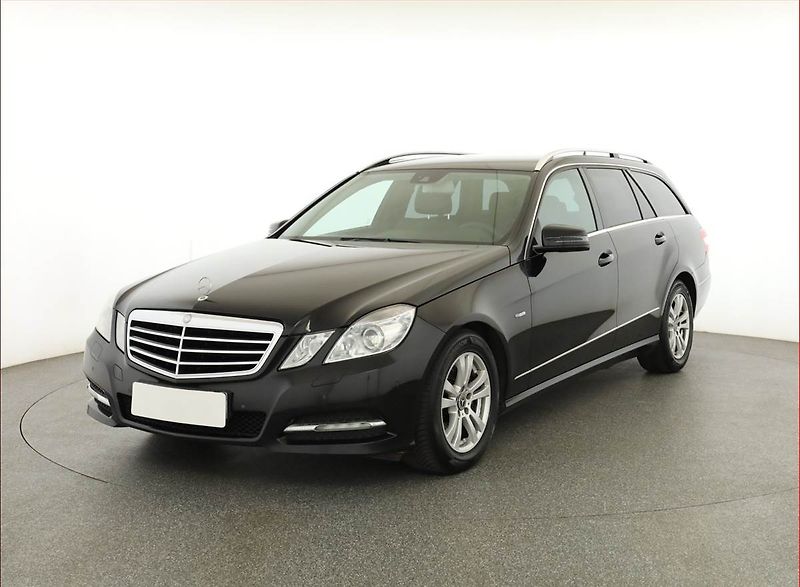 Mercedes-Benz Třídy E (2011) Avantgarde E 250 CDI, Automat - fotka 2 z 18