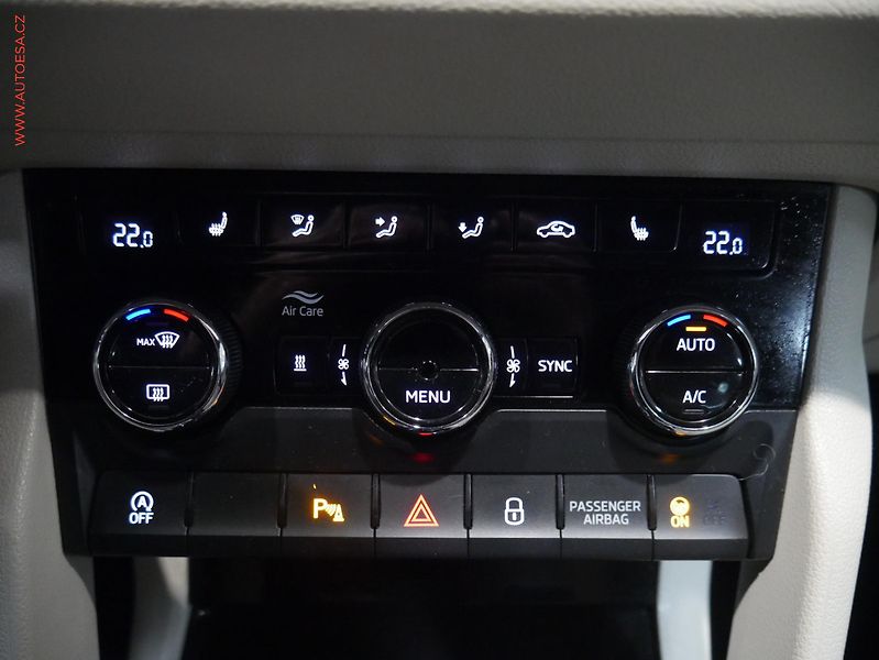 Škoda Karoq (2017) 1.5TSi, ČR, Style, DSG, kůže - fotka 23 z 28