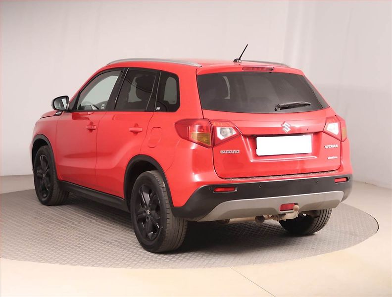 Suzuki Vitara (2017) 1.4 BoosterJet, 4X4, Kůže - fotka 4 z 16