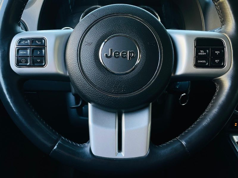 Jeep Compass 2.4i 4x4 AUT KAMERA TAŽNÉ - fotka 27 z 47