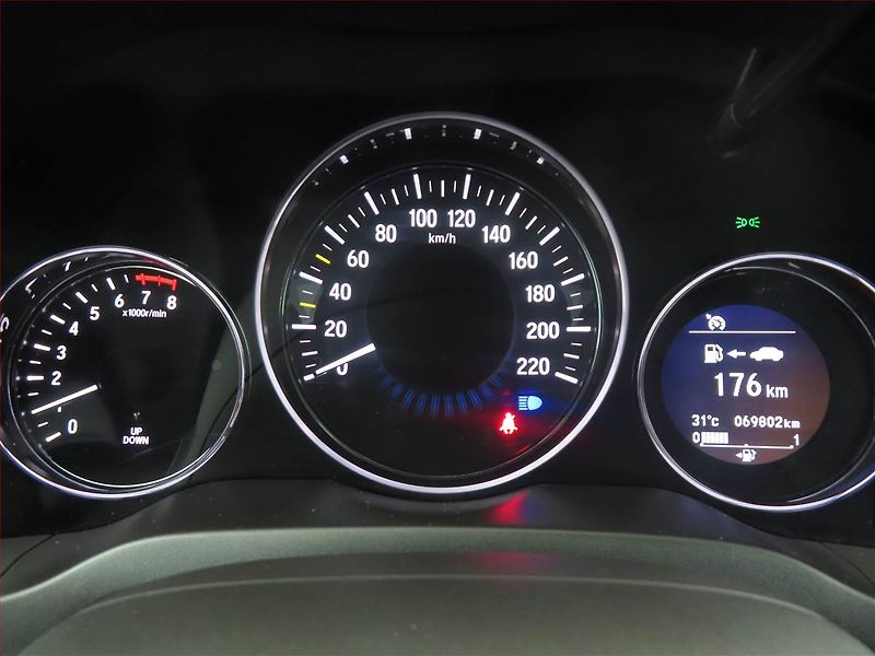 Honda HR-V (2018) 1.5 i-VTEC, Tempomat - fotka 11 z 15