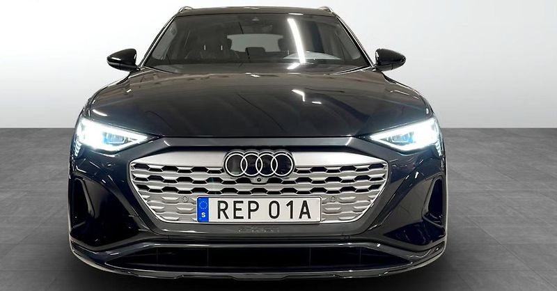 Audi Q8 e-tron 50 Q Kam Pano Matrix 4 zóny  - fotka 4 z 11