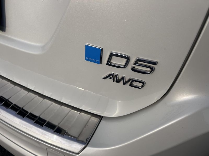 Volvo XC60 2.4 D5 Summum Polestar AWD  - fotka 29 z 33