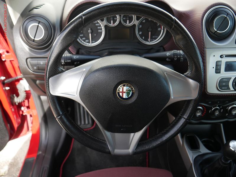 Alfa Romeo MiTo (2012) 1.4i, ČR, Klima - fotka 10 z 15
