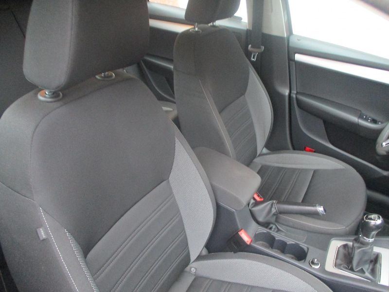 Škoda Octavia 1.6 TDi  - fotka 16 z 31