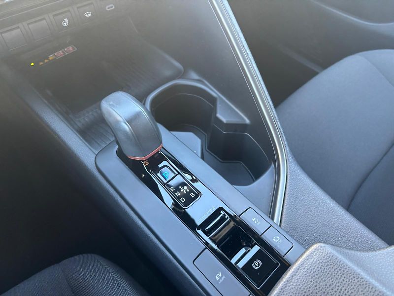 Toyota C-HR 1,8 HEV e-CVT Style - fotka 23 z 28