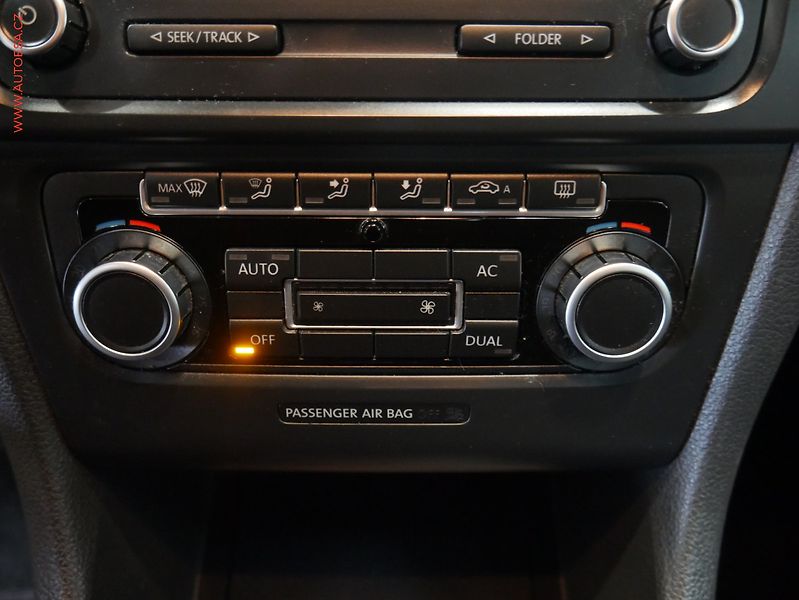 Volkswagen Golf (2010) 1.6TDi, autoAC, STK10/27 - fotka 13 z 13