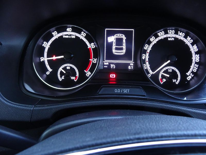 Škoda Fabia Kombi 1.0TSi Ambi. zimní pneu - fotka 12 z 16