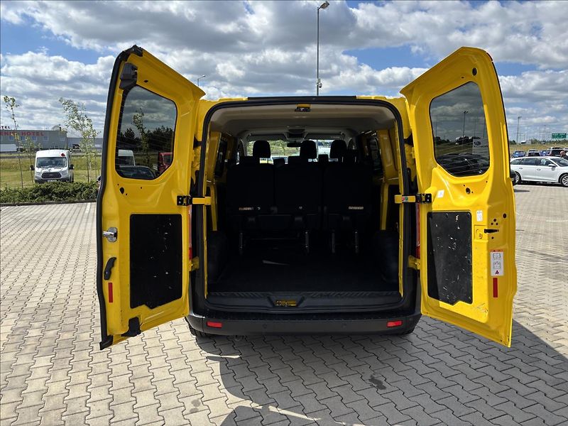 Ford Transit Custom 2,0 Mhev 77kW K.Van DPH L1 - fotka 10 z 32
